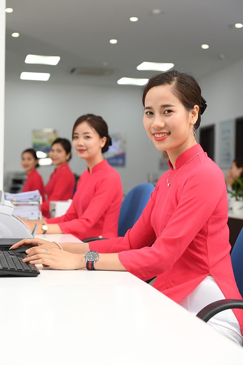 Essential Customer Service Advisor CV Template: Stand Out in the UK Job Market