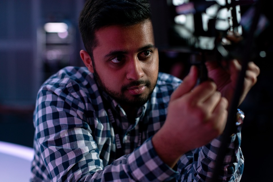 Ultimate Broadcast Engineer CV Template: Stand Out in the UK Job Market