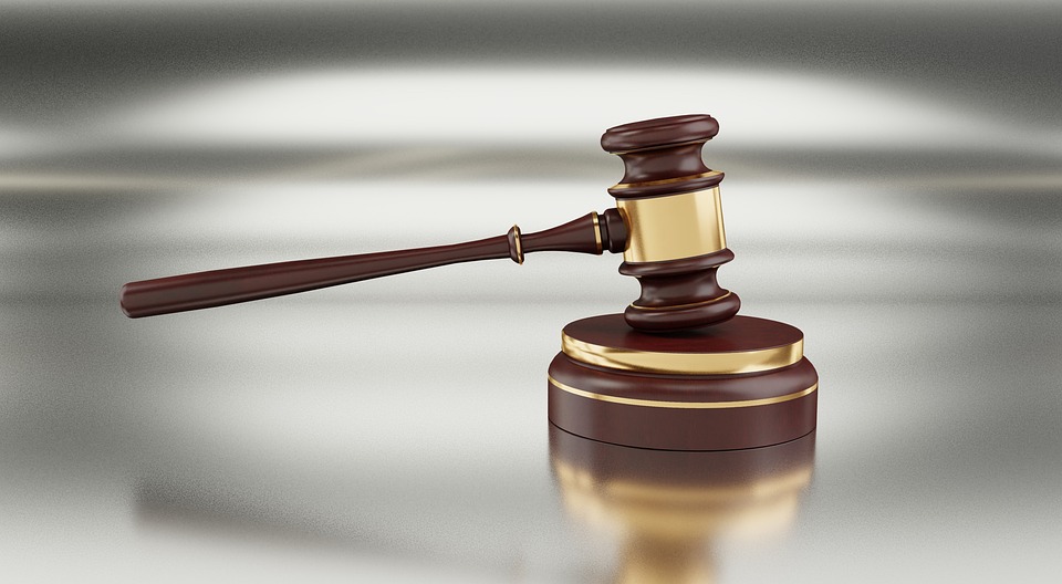Crafting the Perfect Cover Letter for Commercial Lawyer Positions: Tips and Templates