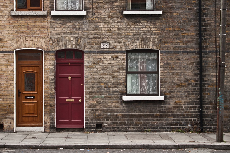Crafting the Perfect Housing Adviser Cover Letter: Tips and Examples for Success