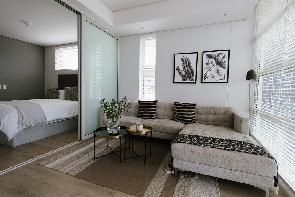 Crafting the Perfect Cover Letter for a Hotel Receptionist Position: Tips and Examples