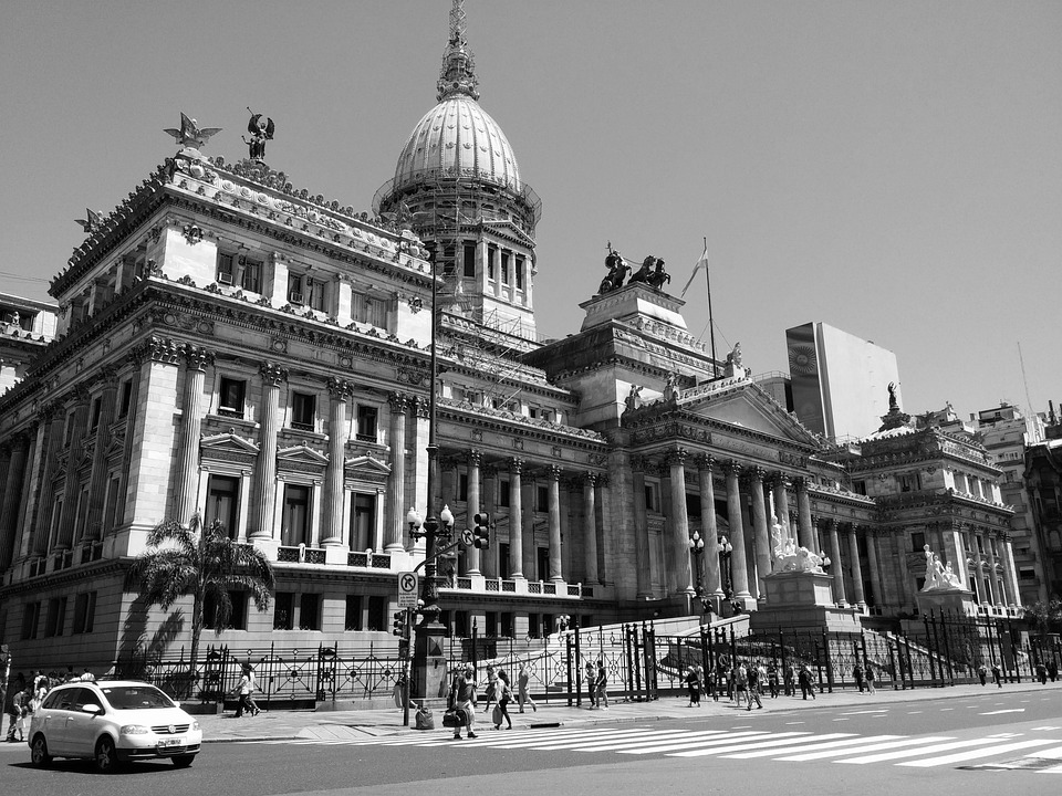 Navigating Your Career Path: A Comprehensive Guide to Becoming a Policy Advisor in the UK