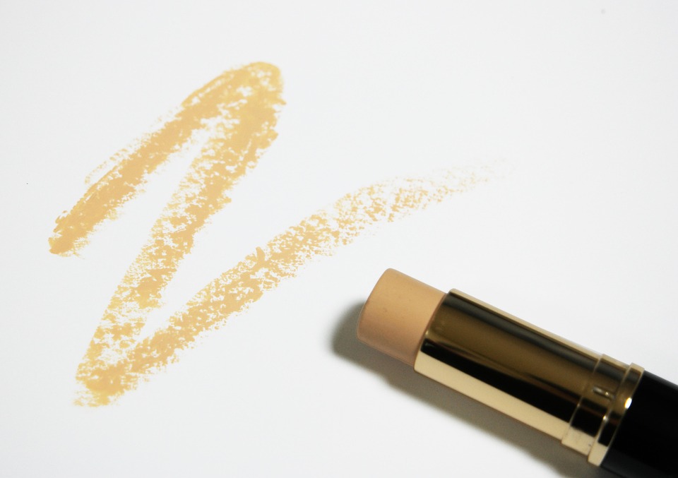 Essential Interview Guide for Aspiring Make-up Consultants: Tips and Techniques to Shine