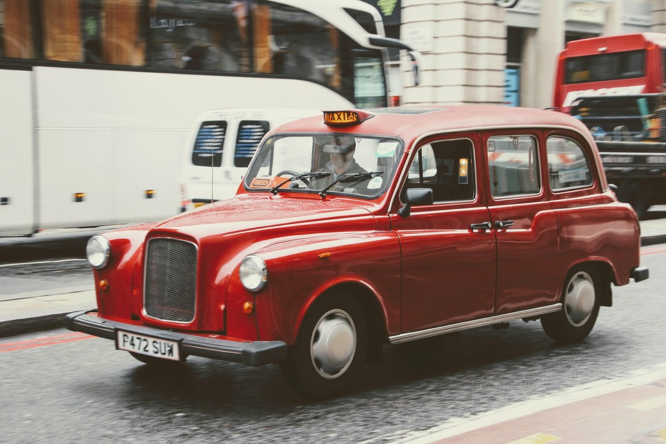 How to Craft an Impressive Cover Letter for a Taxi Driver Position: Tips and Examples