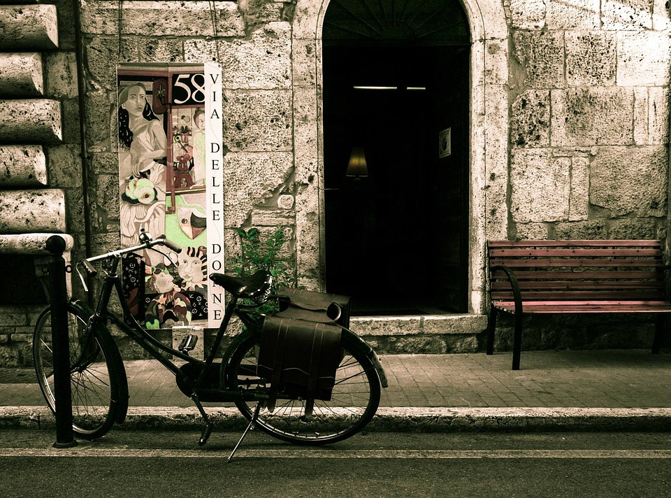 Essential Retail Buyer Interview Guides: Top Tips for Success in the UK Job Market