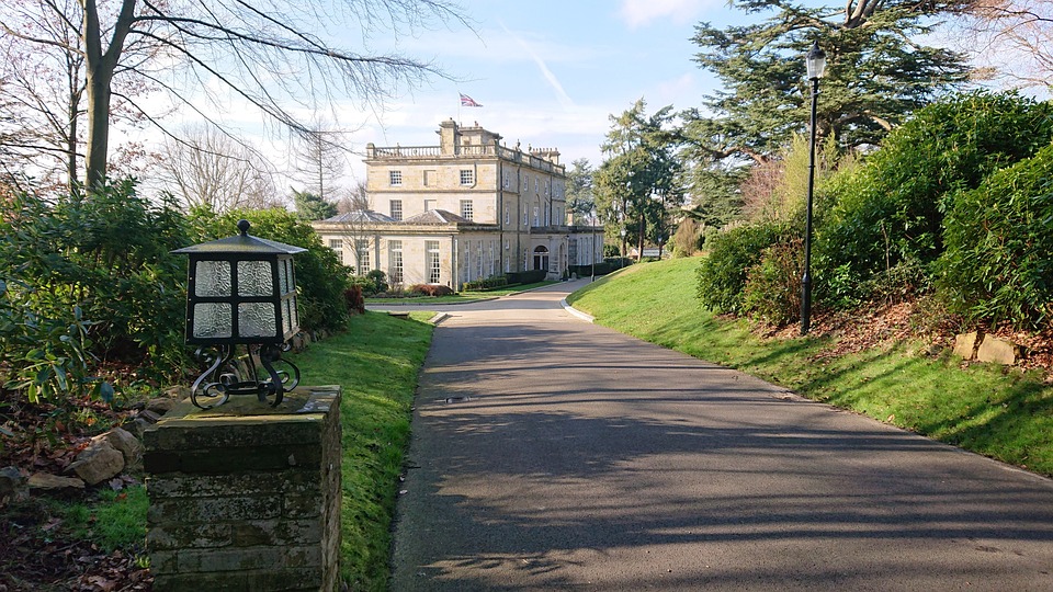 Ultimate Guide to Crafting a Winning Property Negotiator CV: Templates and Tips