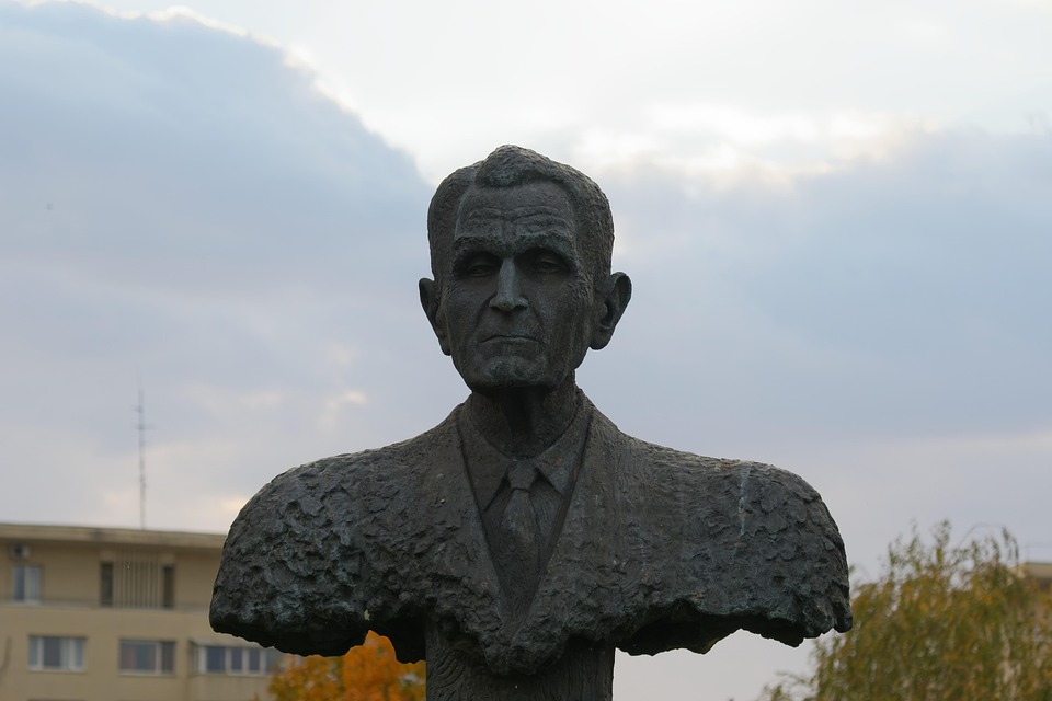 Crafting an Impactful Cover Letter for Political Adviser Roles: Tips and Best Practices