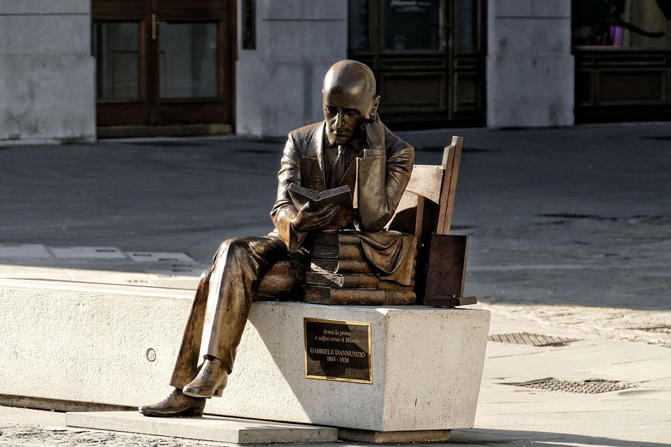 Essential Writer Resume Template: Stand Out with a Professional CV for Success