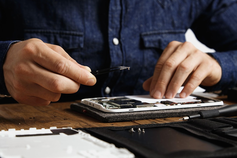 Essential Career Roadmaps for Maintenance Technicians: Your Guide to Success in the UK