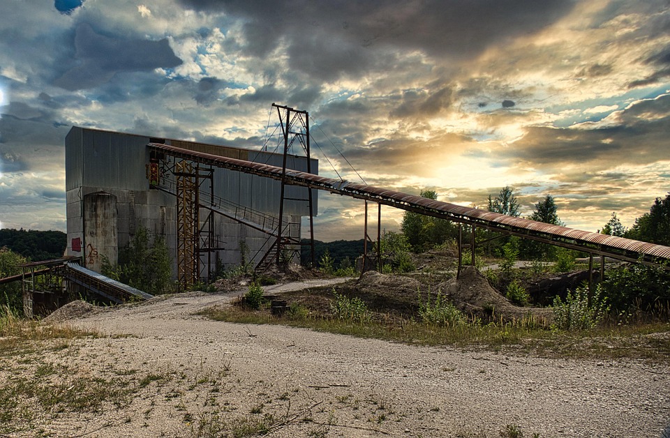 Crafting the Perfect Cover Letter for Mining Engineers: Tips and Examples