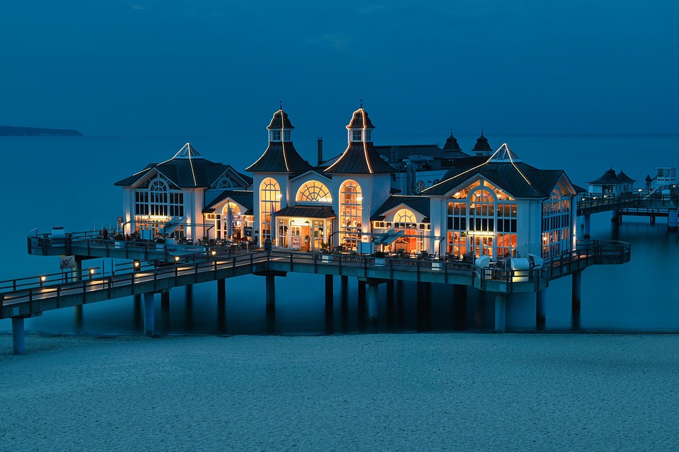 Essential Career Roadmaps for Aspiring Restaurant Managers: Navigating Your Path to Success